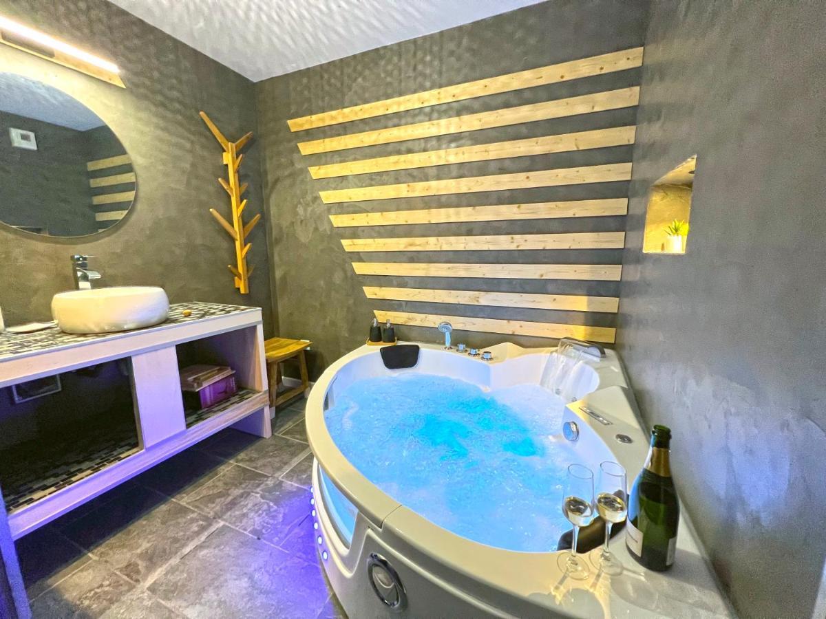 Gite Cosy Avec Jacuzzi Classe 3 Etoiles Poncin Exterior foto